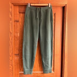 Uni Qlo joggers, green, size men’s small